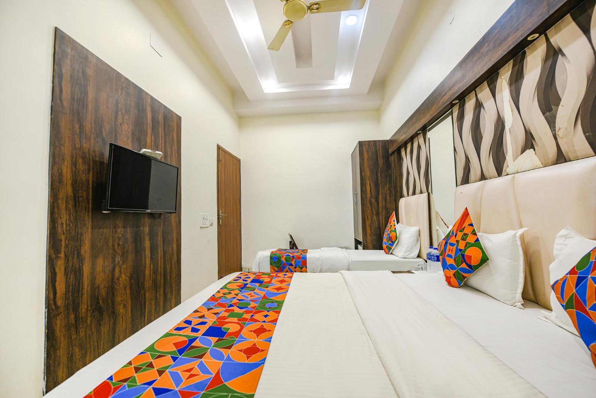 Fabhotel Savera Park Amritsar Bagian luar foto