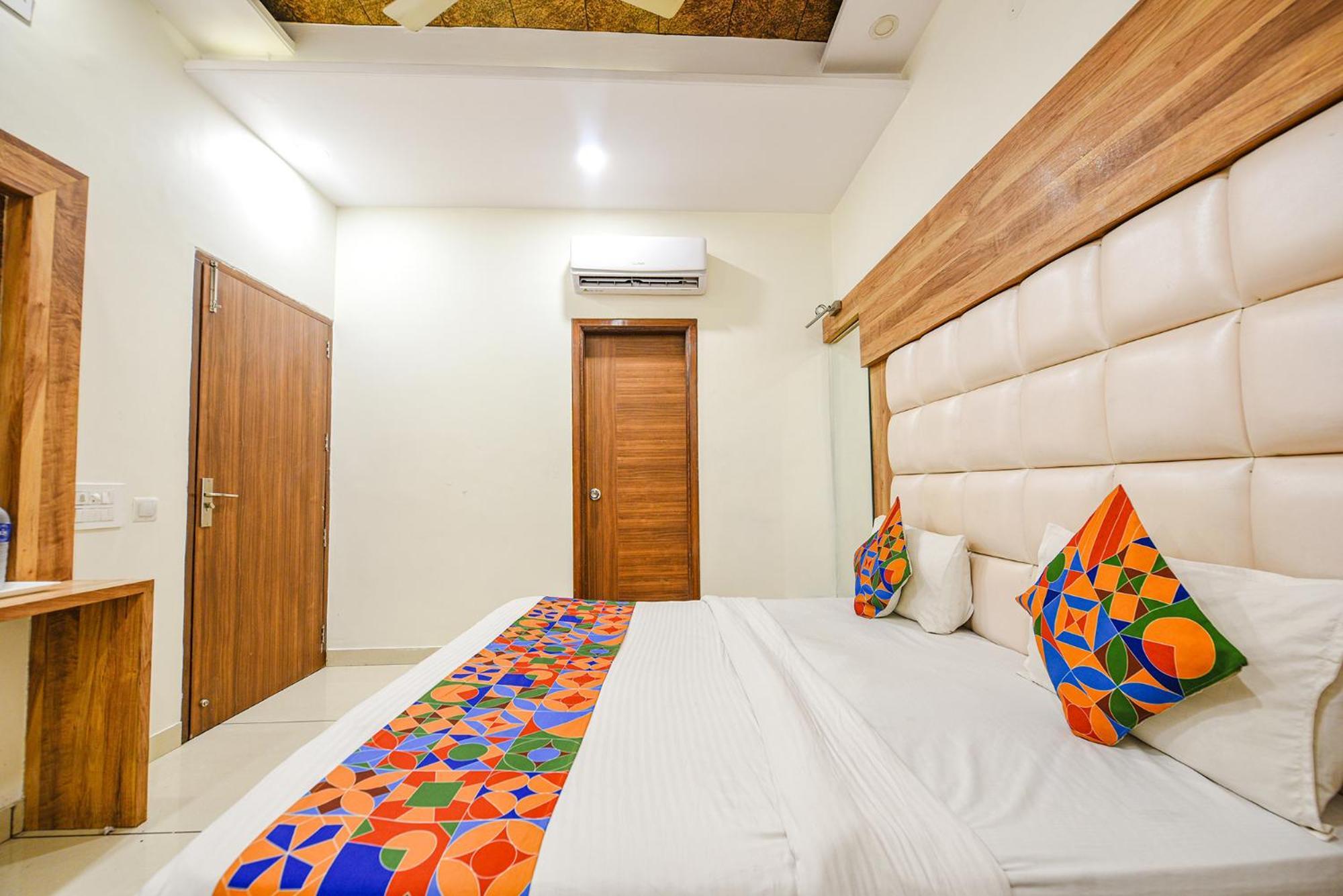 Fabhotel Savera Park Amritsar Bagian luar foto